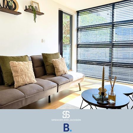 1 Bedroom City Centre Apartment Near The University And Bodleian Library By Spencer And Jackson Short Lets & Serviced Accommodation 牛津 外观 照片