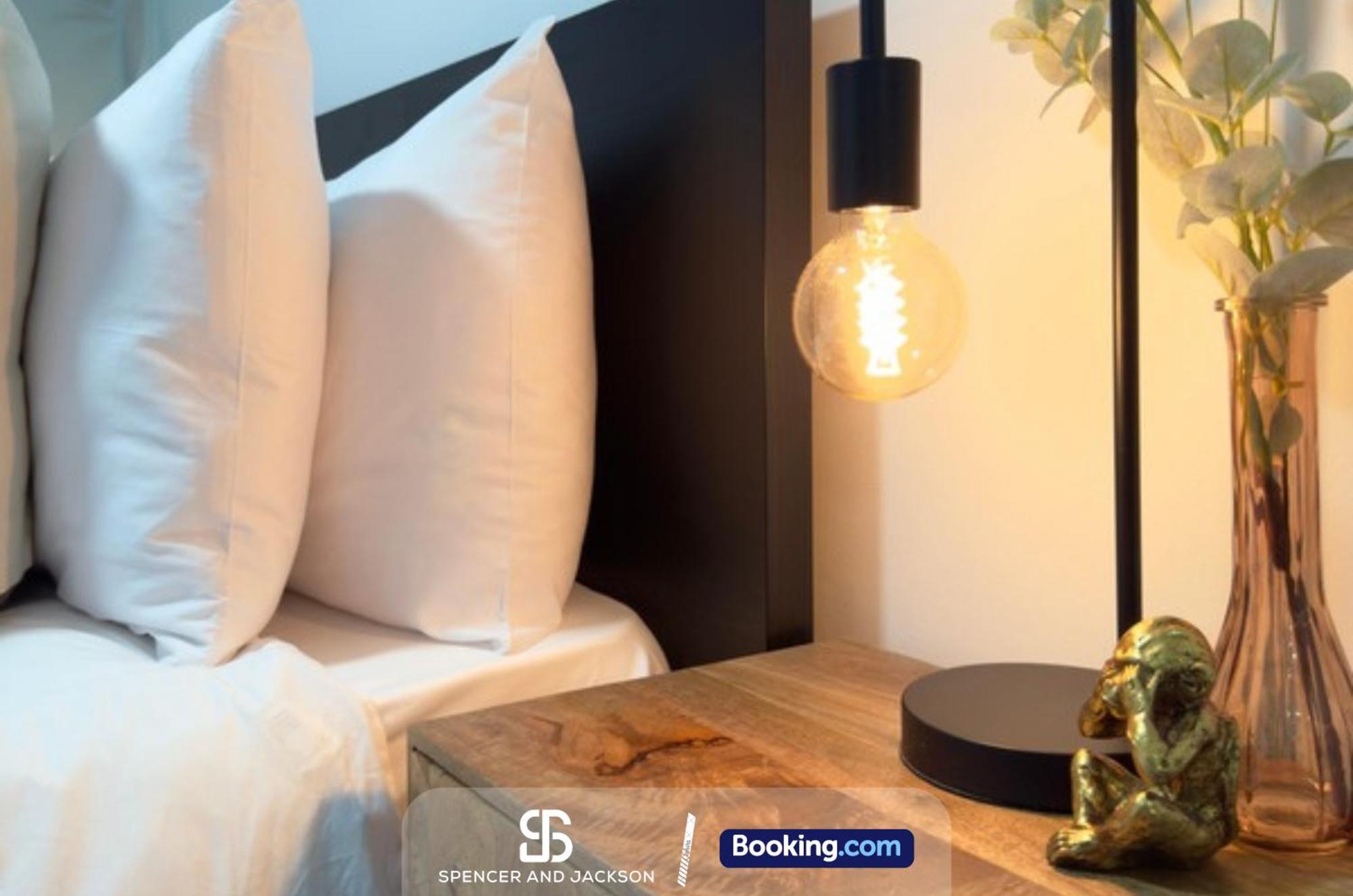 1 Bedroom City Centre Apartment Near The University And Bodleian Library By Spencer And Jackson Short Lets & Serviced Accommodation 牛津 外观 照片