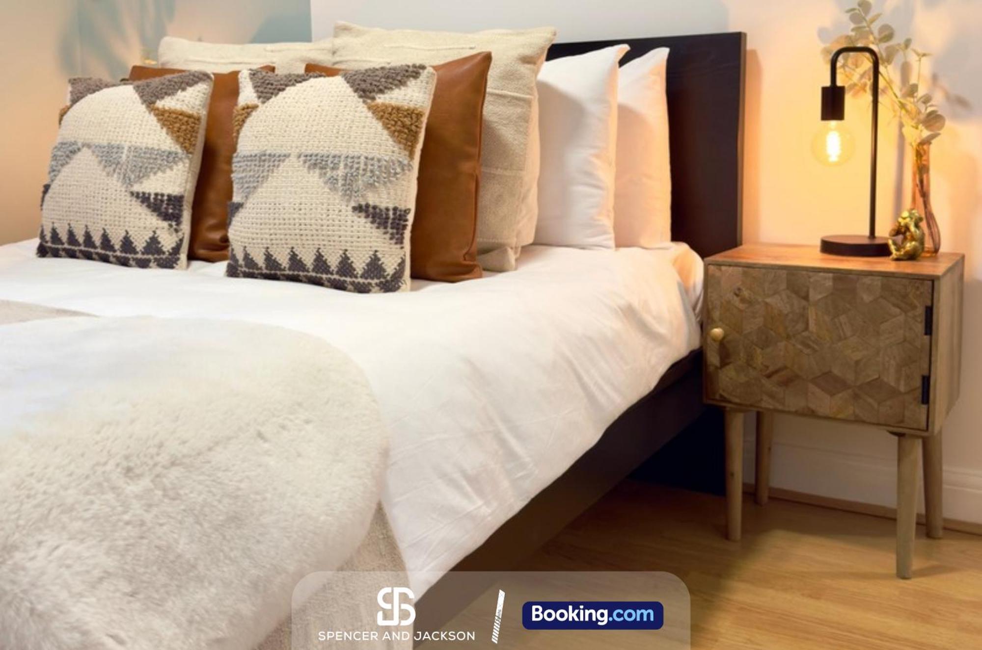1 Bedroom City Centre Apartment Near The University And Bodleian Library By Spencer And Jackson Short Lets & Serviced Accommodation 牛津 外观 照片
