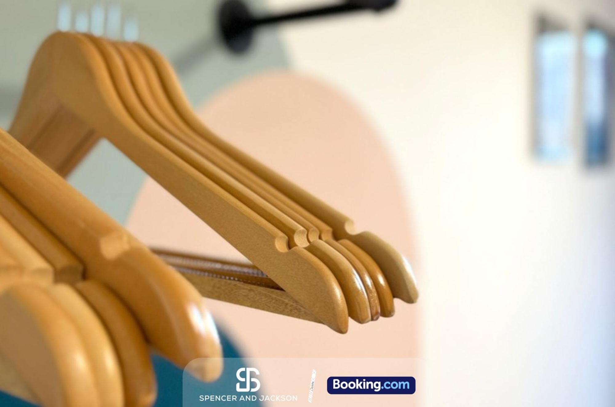 1 Bedroom City Centre Apartment Near The University And Bodleian Library By Spencer And Jackson Short Lets & Serviced Accommodation 牛津 外观 照片