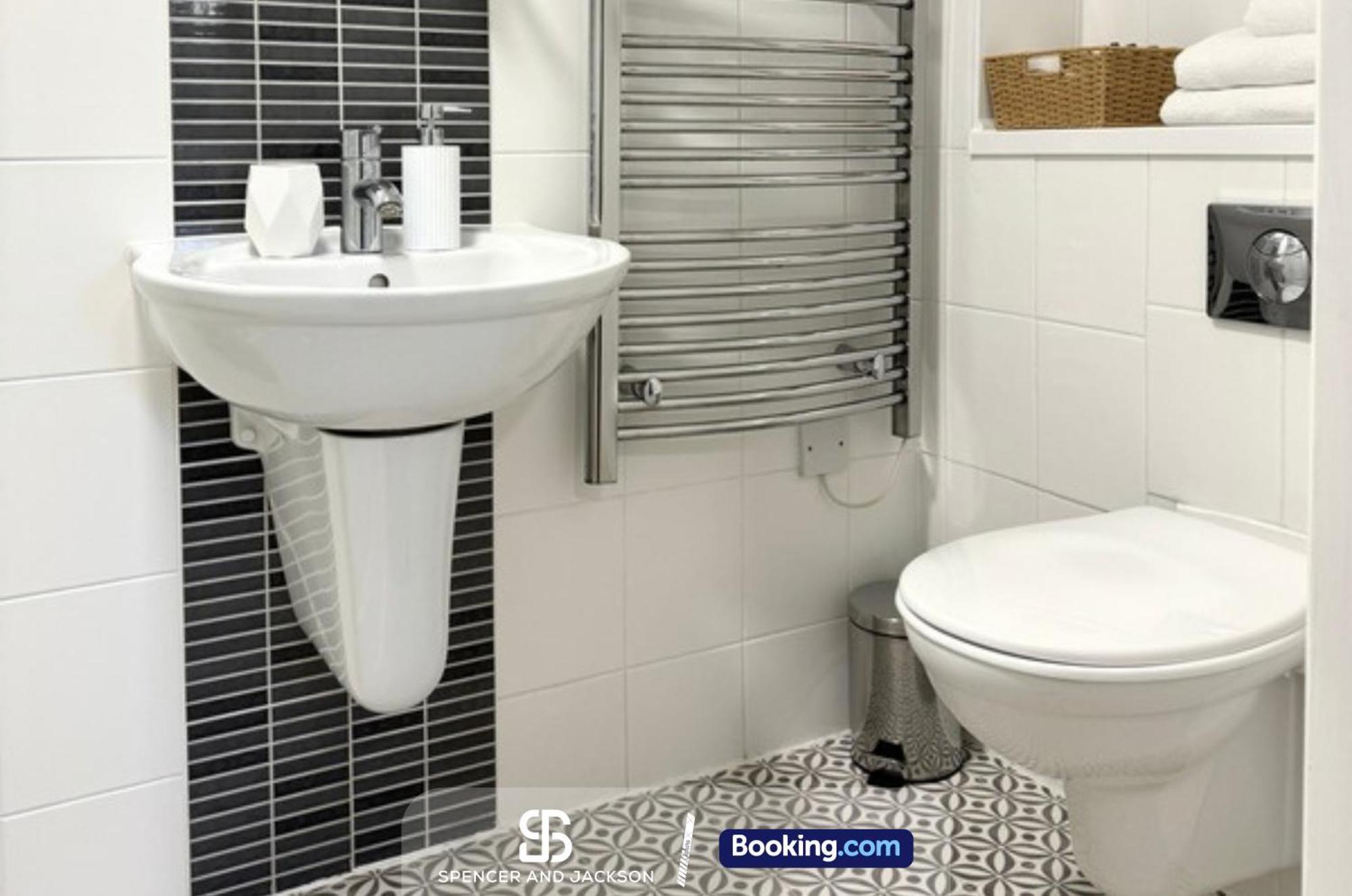 1 Bedroom City Centre Apartment Near The University And Bodleian Library By Spencer And Jackson Short Lets & Serviced Accommodation 牛津 外观 照片